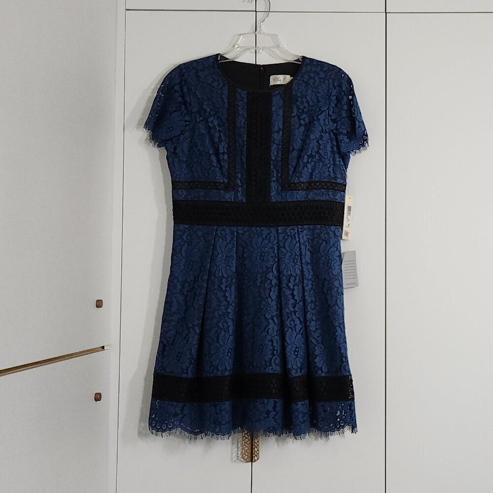 NWT Eliza J Lace Dress Size 12P Blue Pockets Wedding/Cocktail - Picture 1 of 5